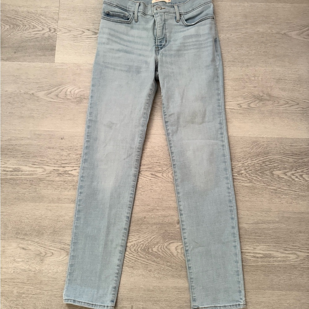 Levi's Women's shaping slim skinny jeans size 28